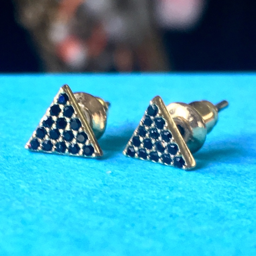 :: Stella & Dot Simple Black Pavé Geo Earrings - Picture 2 of 4